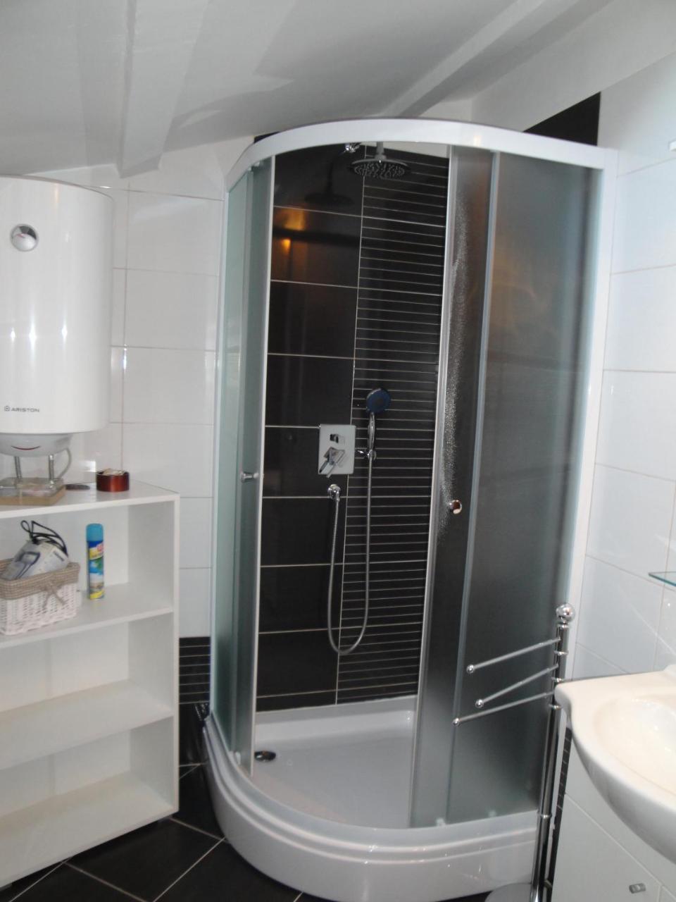 Apartment Exclusive Annex 罗维尼 外观 照片